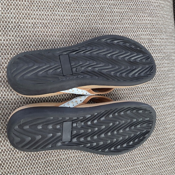 Moerdeng flip flops.Tan.39 - Picture 5 of 7